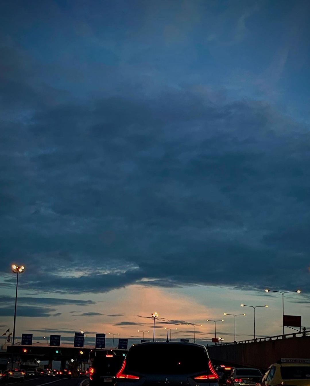 จอส - เวอาห์ แสงเงิน