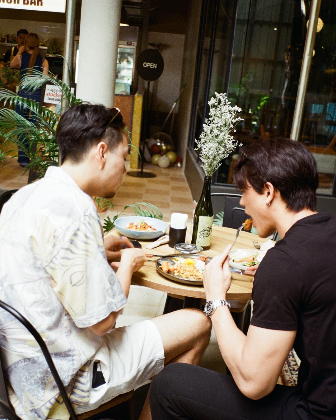 จอส - เวอาห์ แสงเงิน