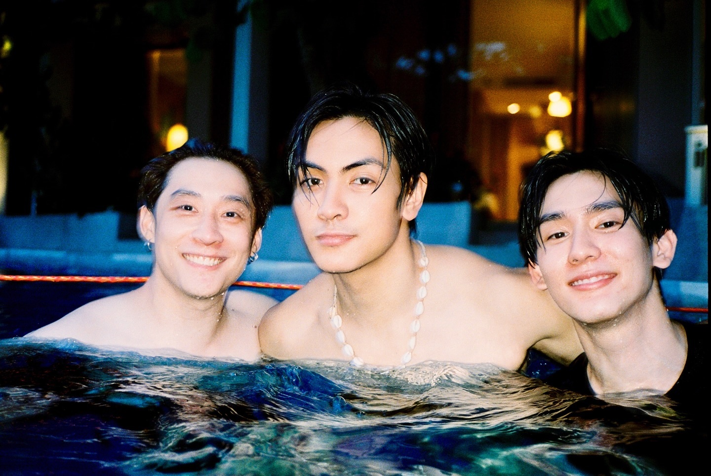 จอส - เวอาห์ แสงเงิน