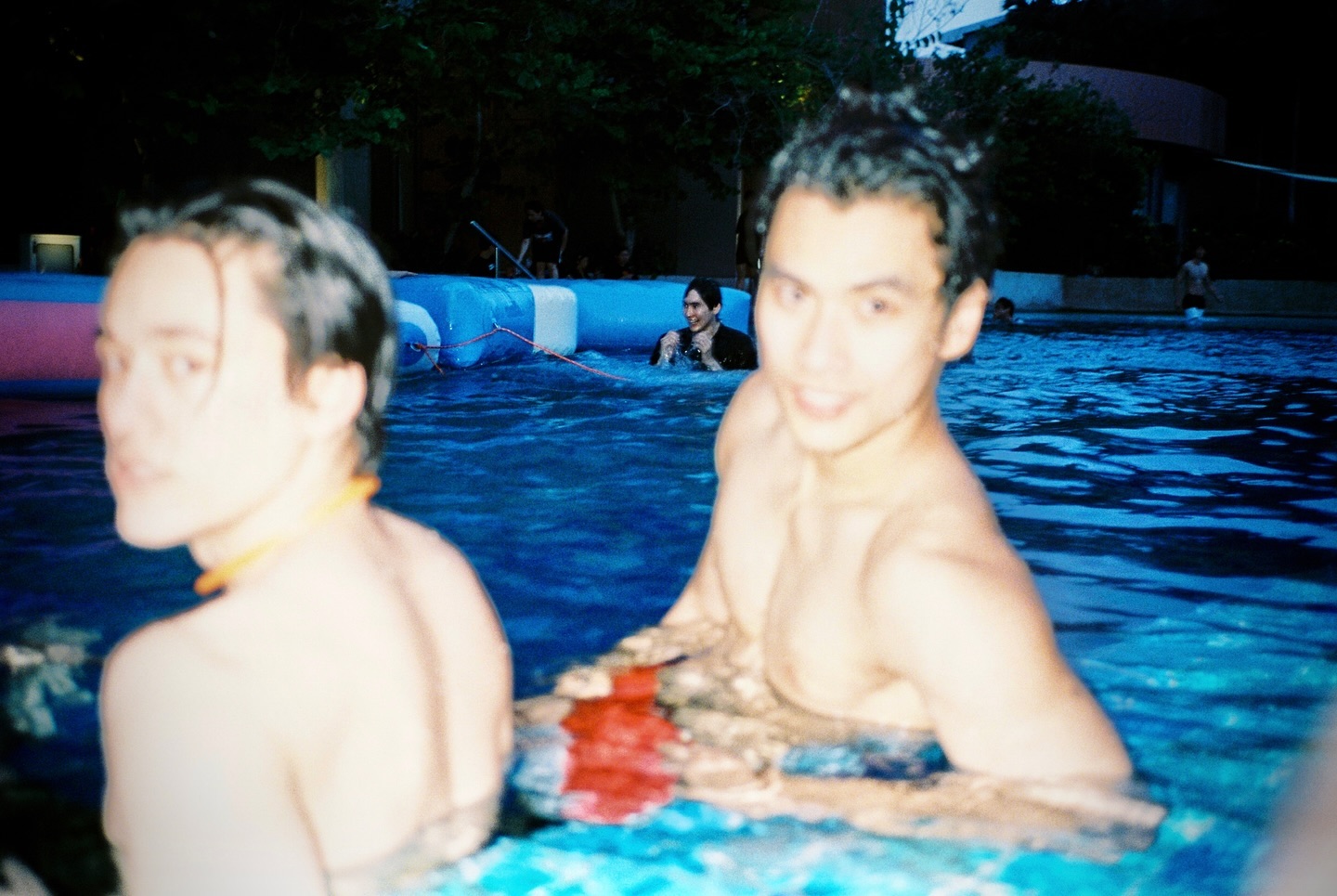 จอส - เวอาห์ แสงเงิน