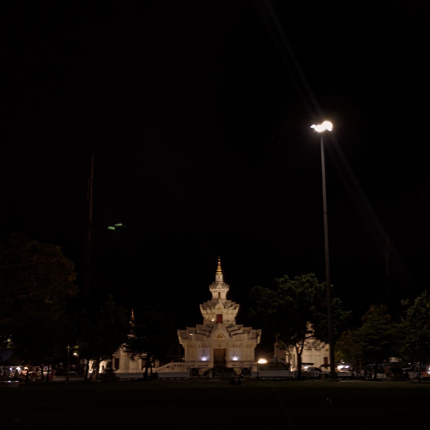 จอส - เวอาห์ แสงเงิน