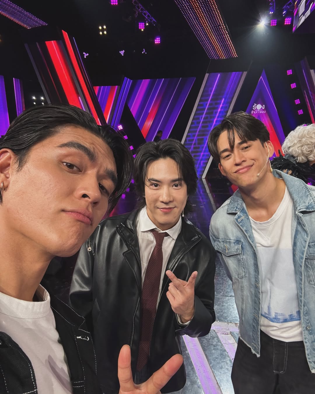 จอส - เวอาห์ แสงเงิน