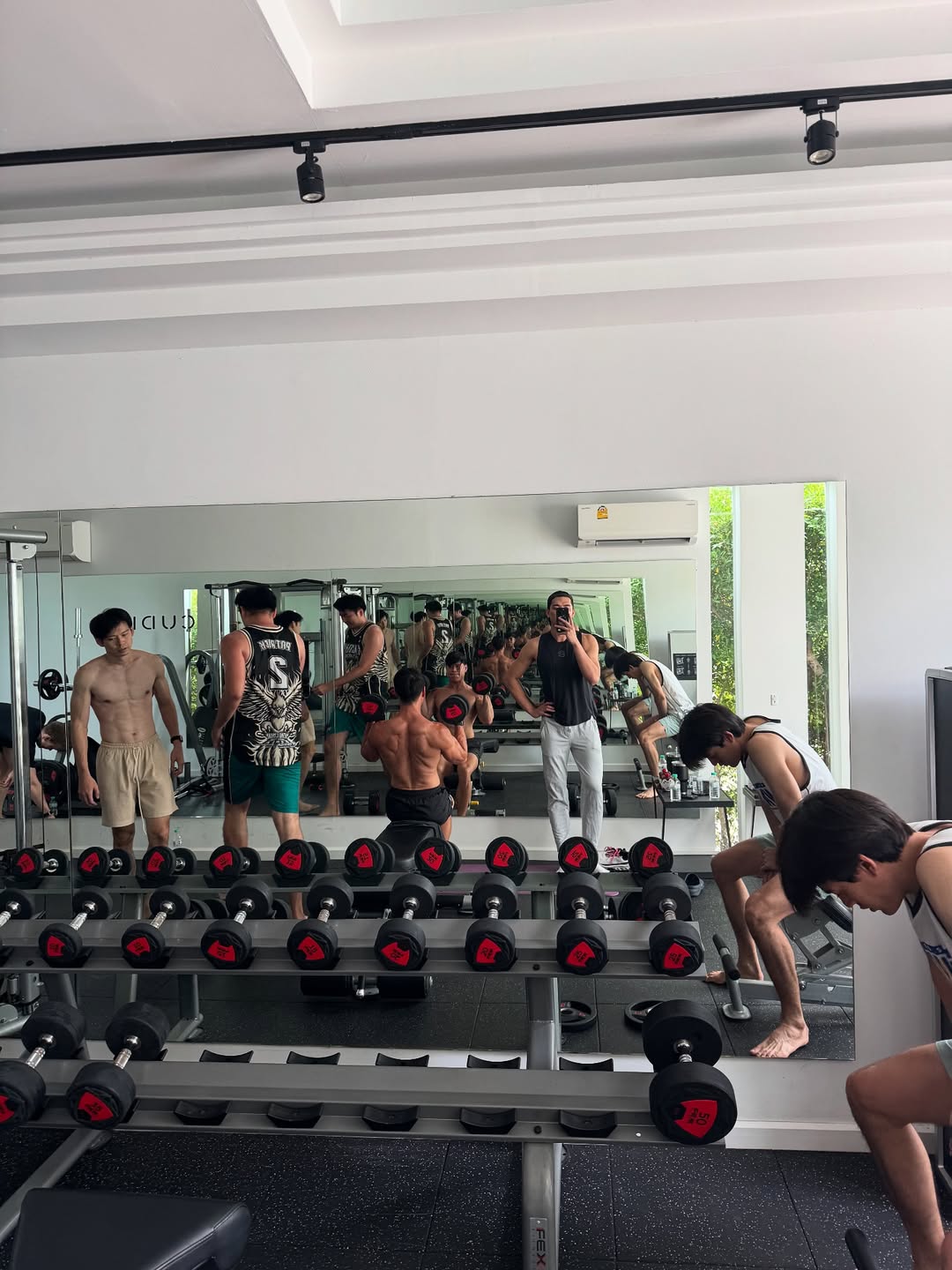 จอส - เวอาห์ แสงเงิน