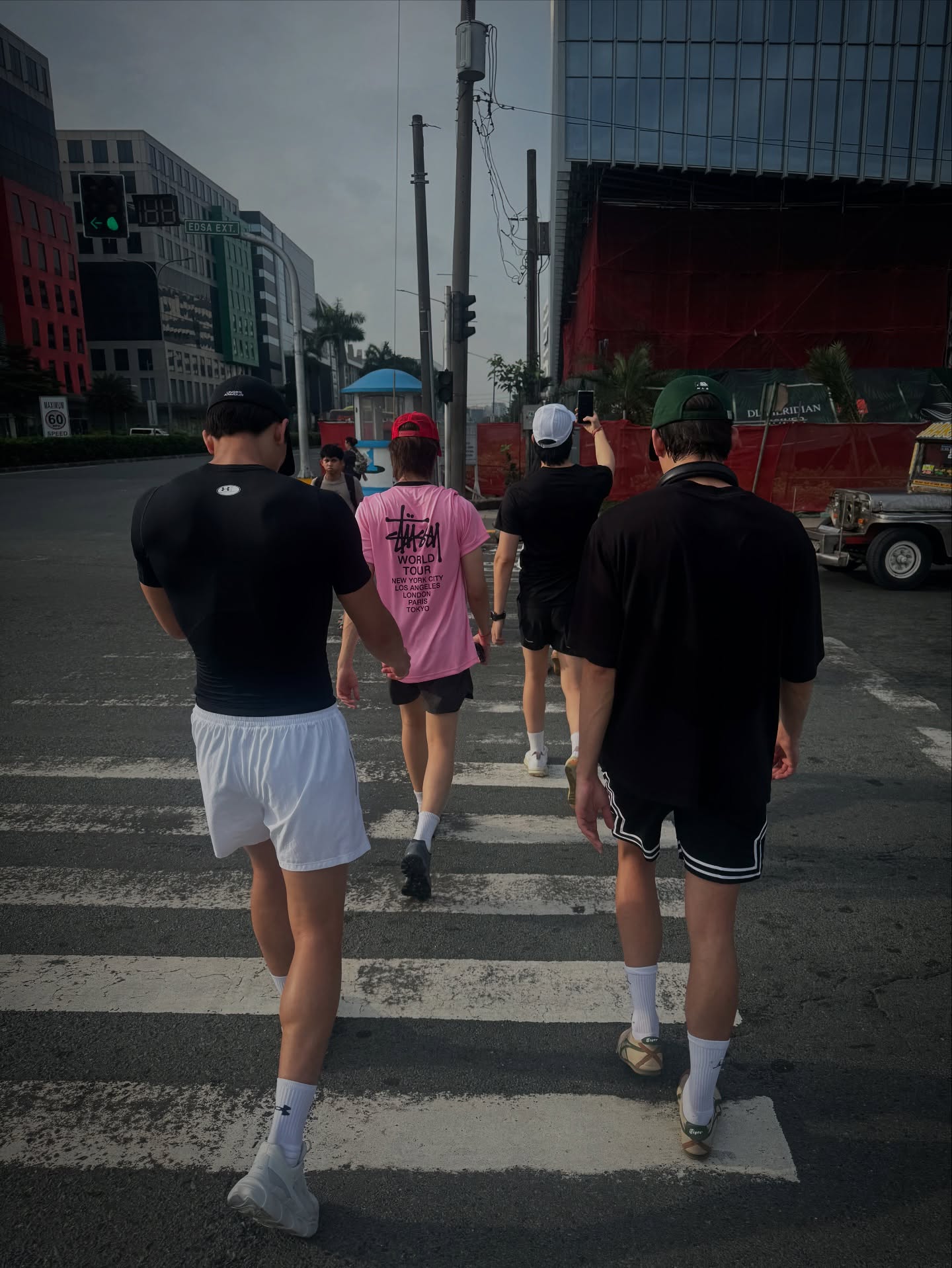 จอส - เวอาห์ แสงเงิน