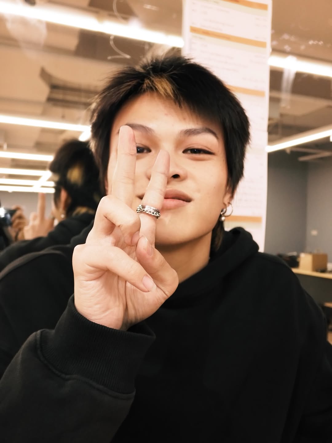 จอส - เวอาห์ แสงเงิน