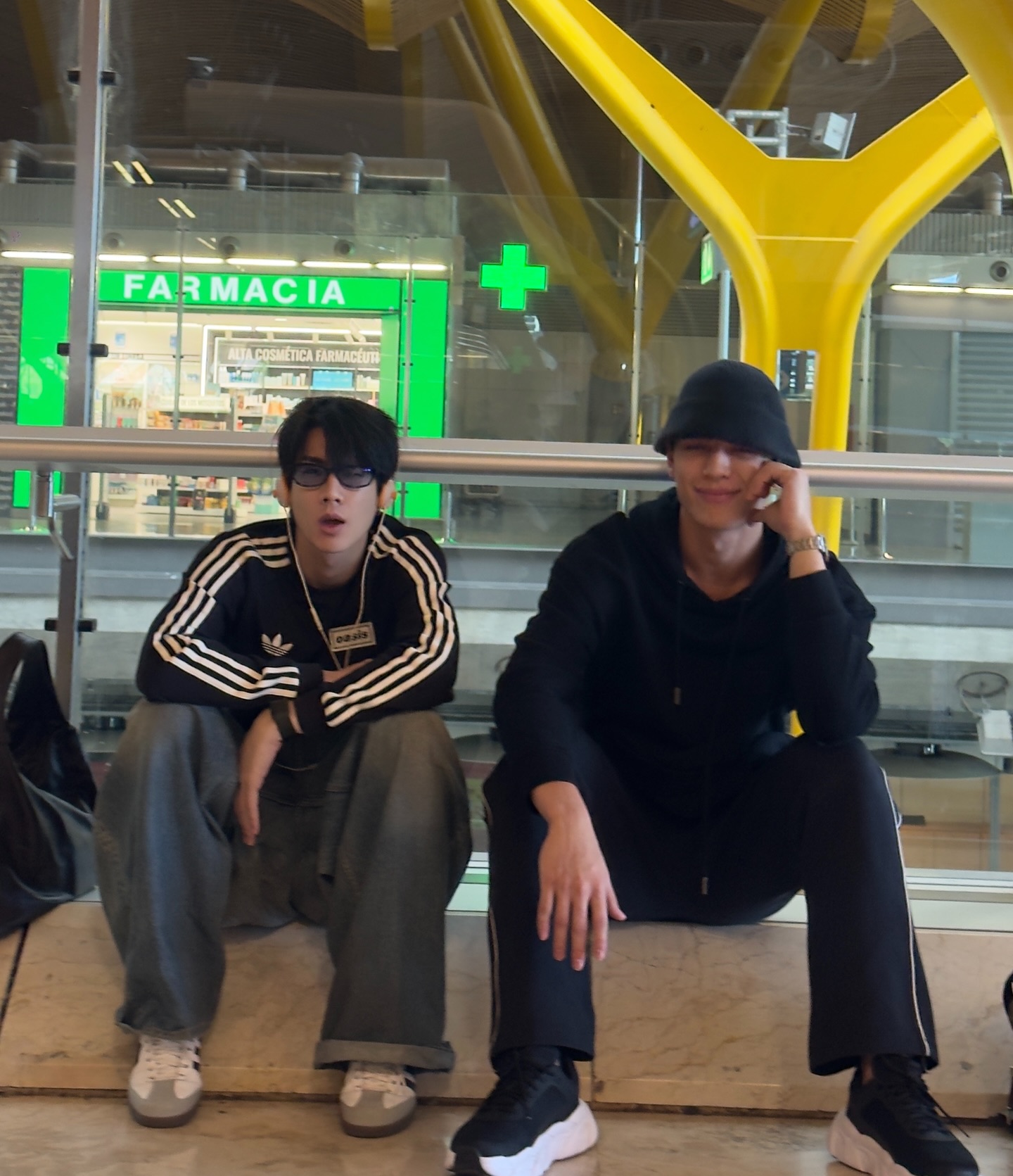 จอส - เวอาห์ แสงเงิน