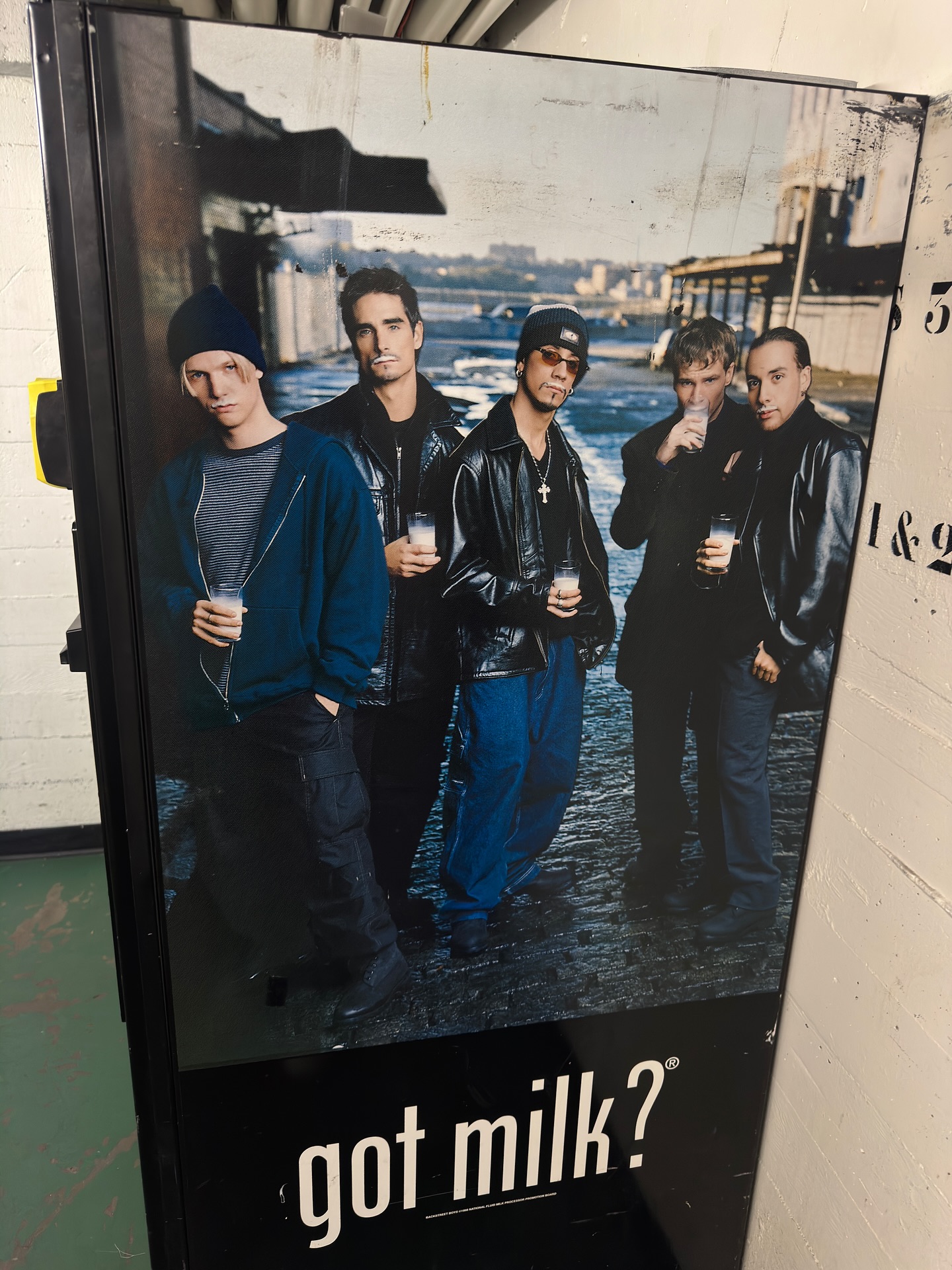 จอส - เวอาห์ แสงเงิน