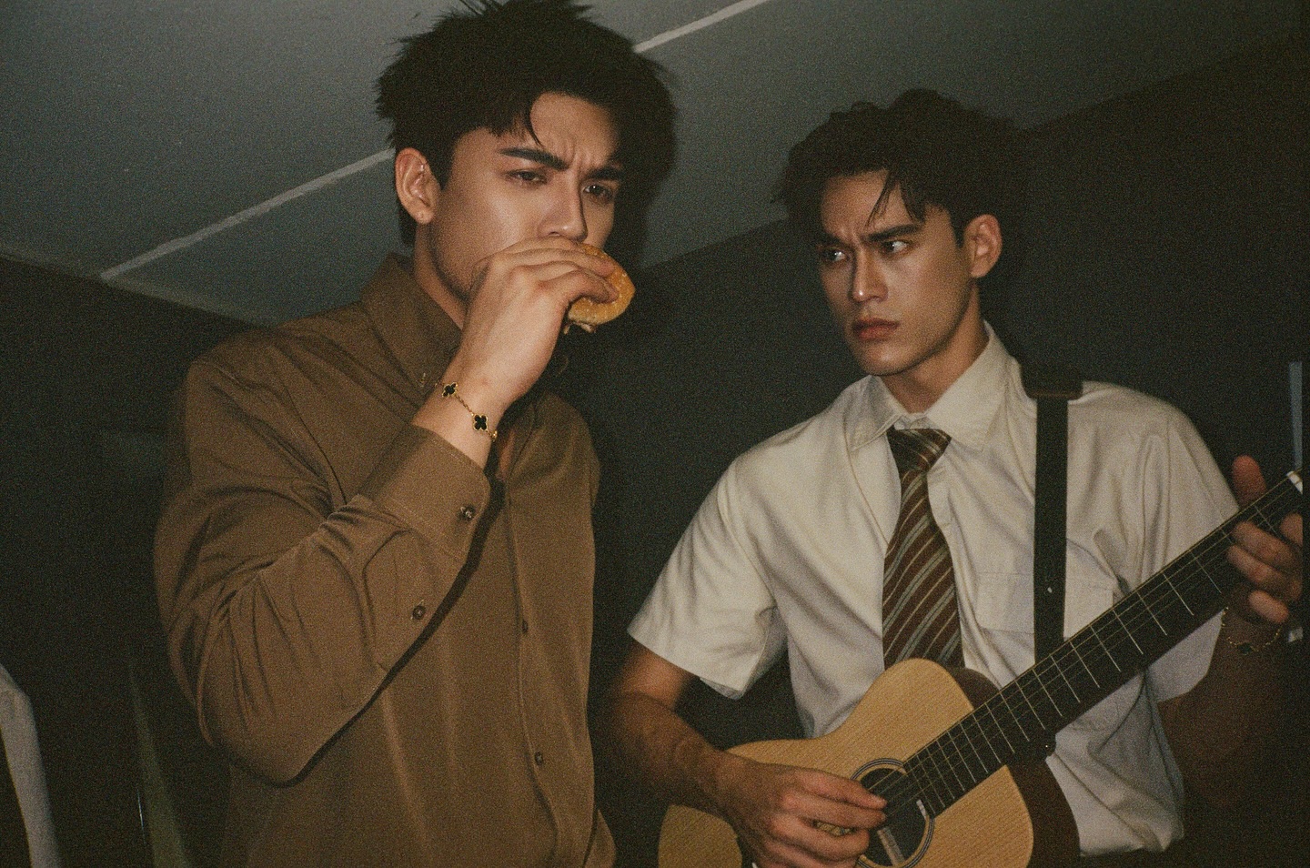 จอส - เวอาห์ แสงเงิน