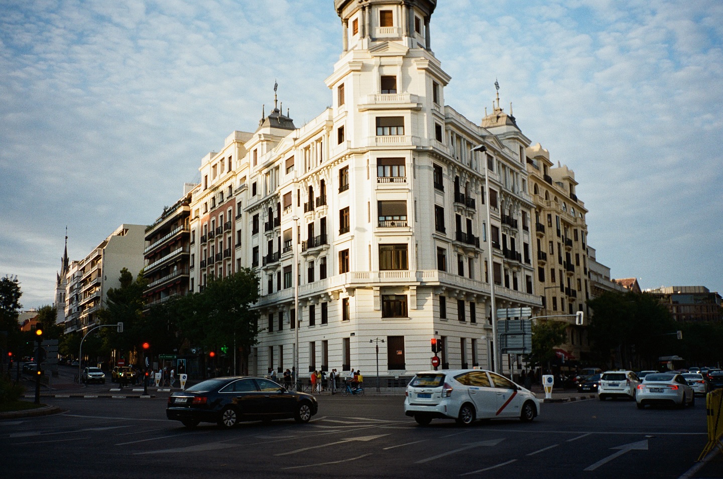 จอส - เวอาห์ แสงเงิน