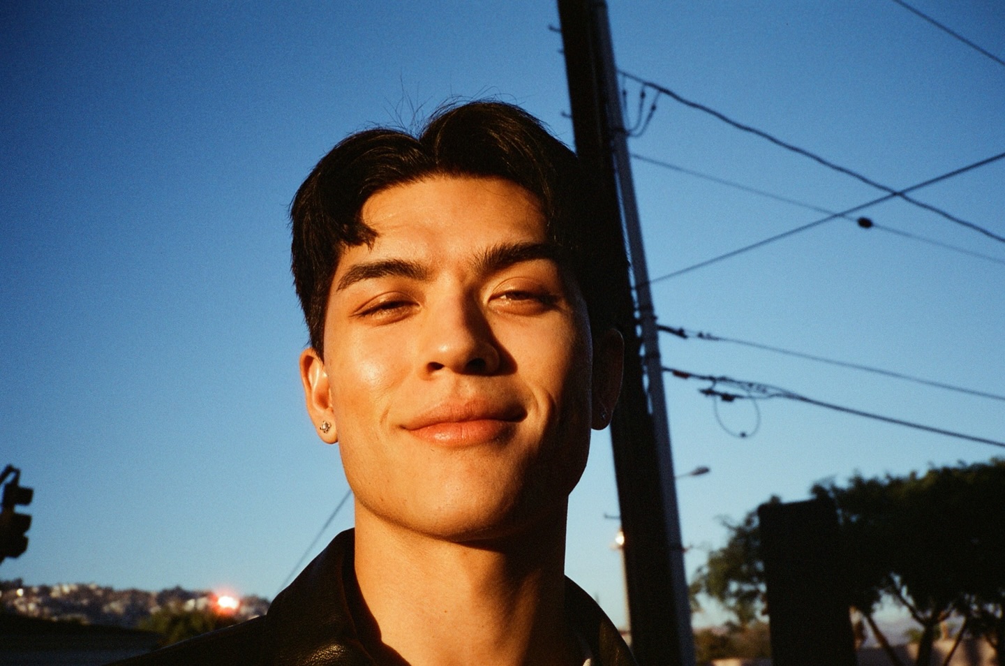 จอส - เวอาห์ แสงเงิน