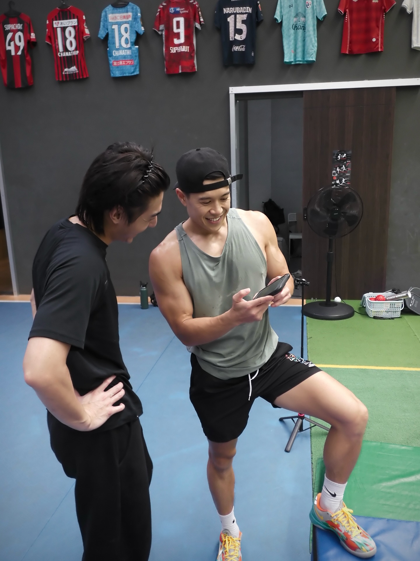 จอส - เวอาห์ แสงเงิน