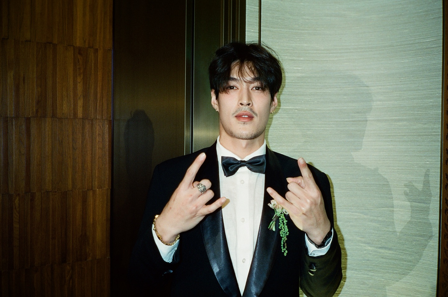 จอส - เวอาห์ แสงเงิน