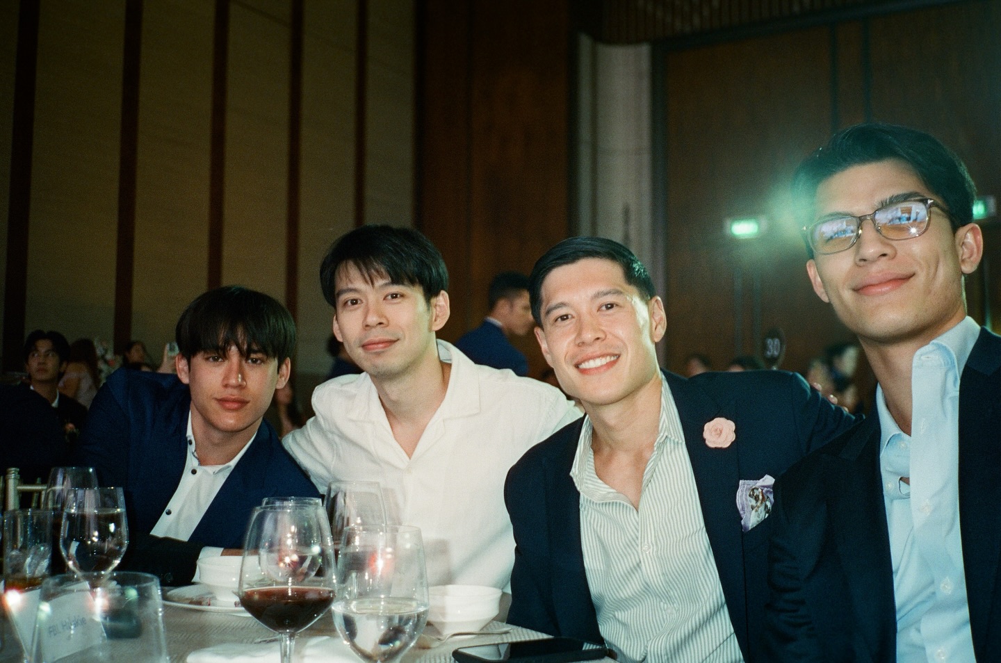 จอส - เวอาห์ แสงเงิน