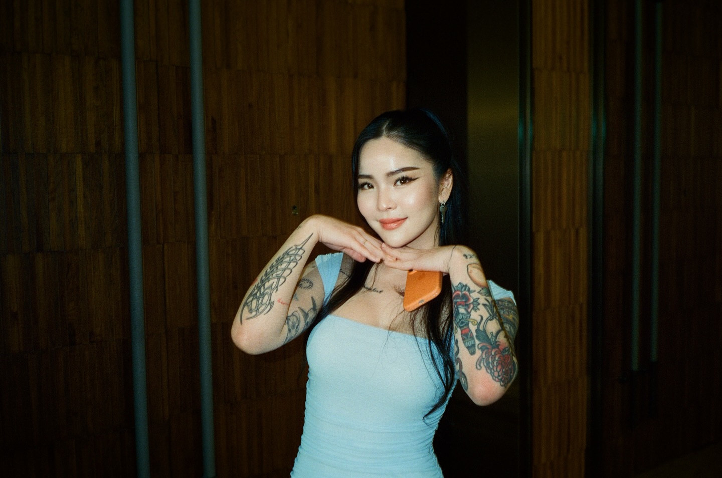 จอส - เวอาห์ แสงเงิน