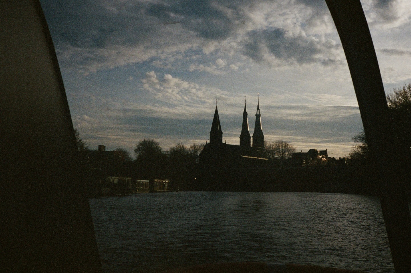 จอส - เวอาห์ แสงเงิน