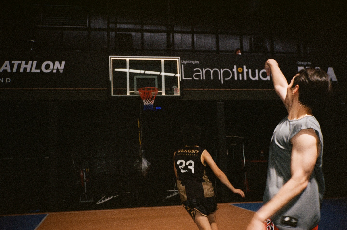 จอส - เวอาห์ แสงเงิน