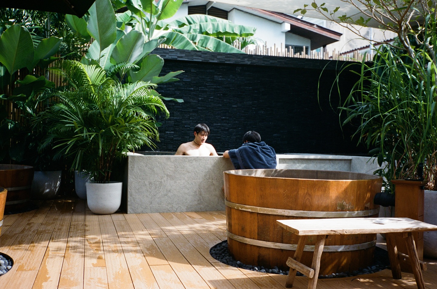 จอส - เวอาห์ แสงเงิน