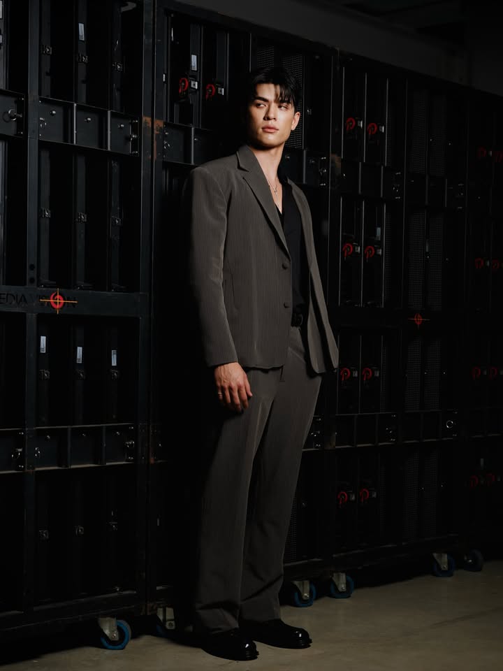 จอส - เวอาห์ แสงเงิน