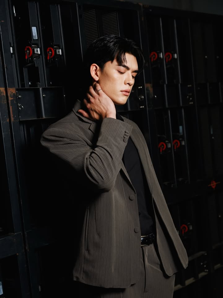 จอส - เวอาห์ แสงเงิน