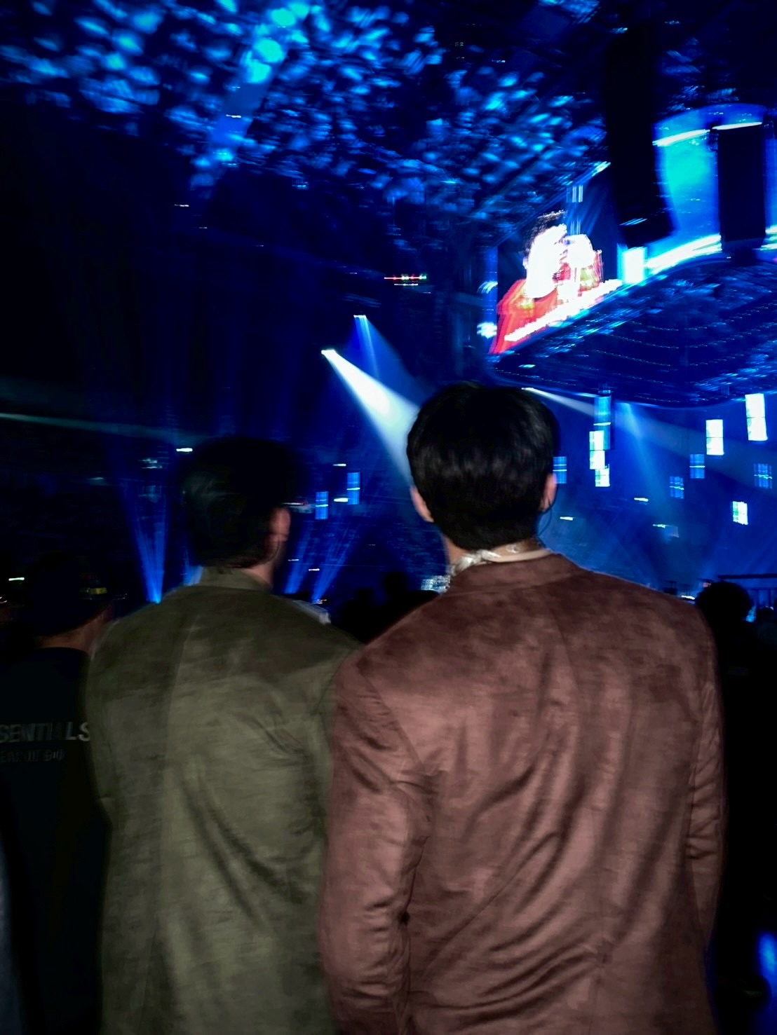 จอส - เวอาห์ แสงเงิน