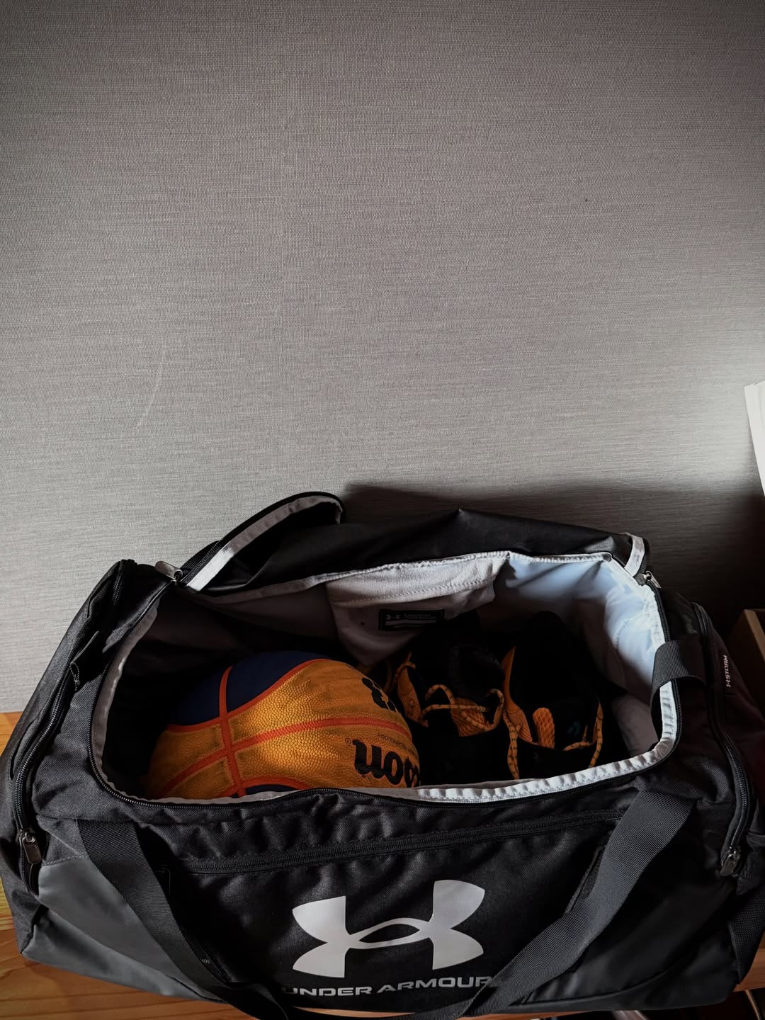 จอส - เวอาห์ แสงเงิน