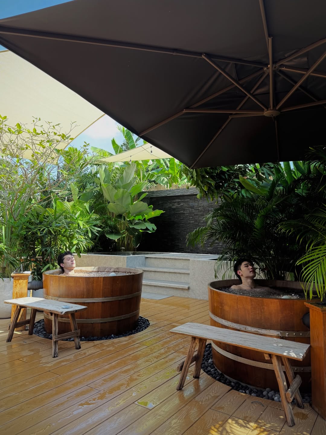 จอส - เวอาห์ แสงเงิน