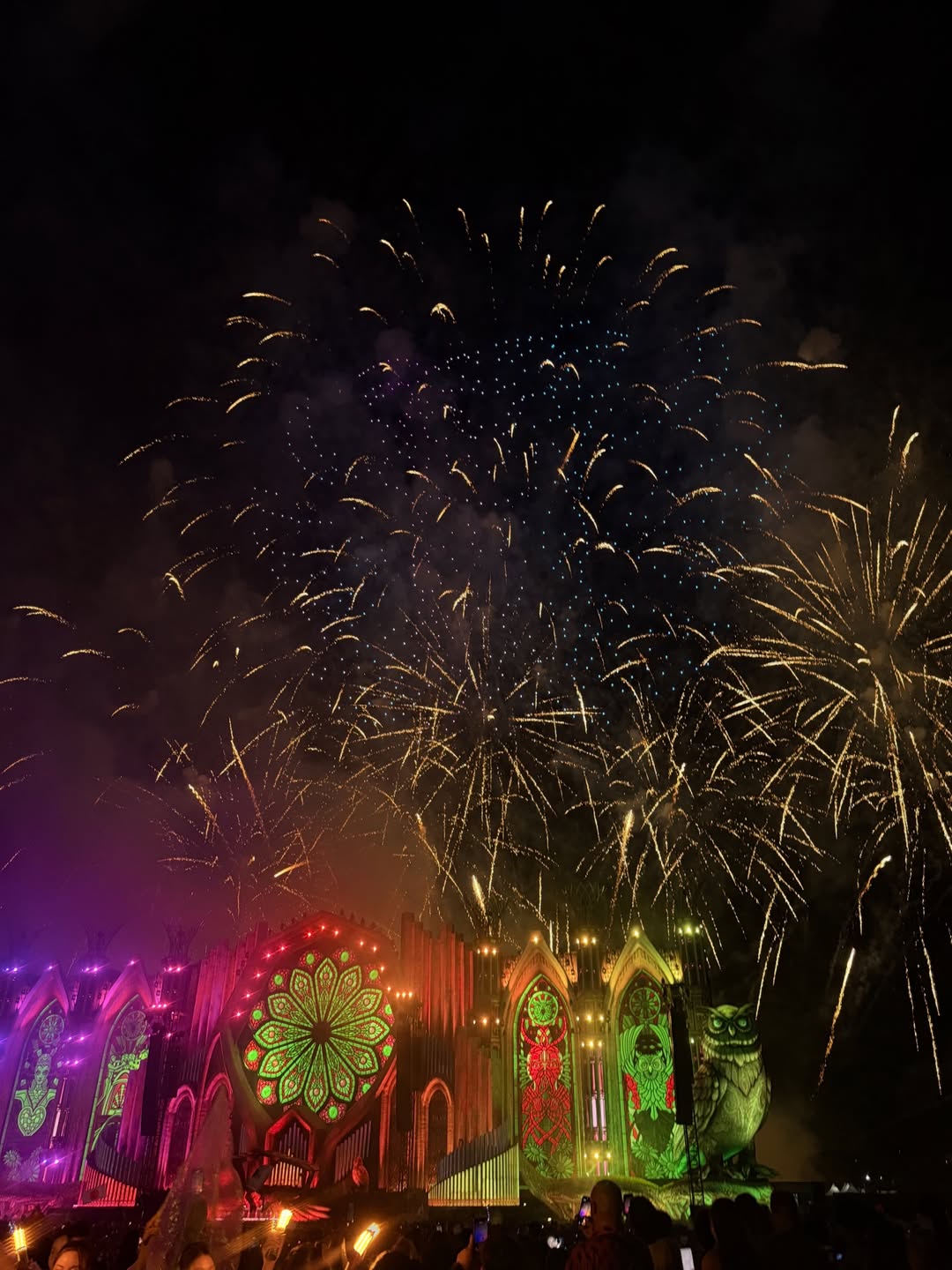 จอส - เวอาห์ แสงเงิน