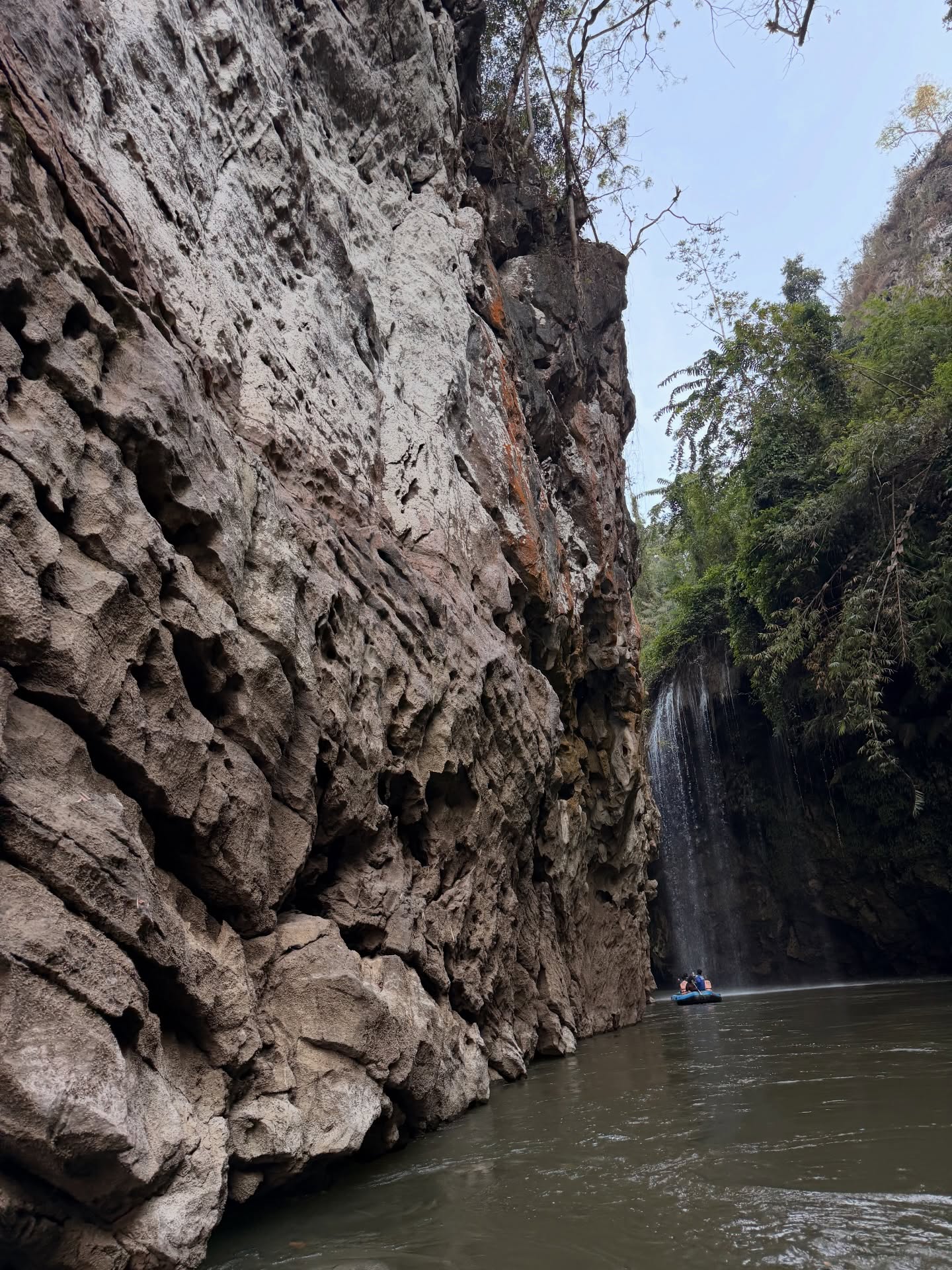 จอส - เวอาห์ แสงเงิน