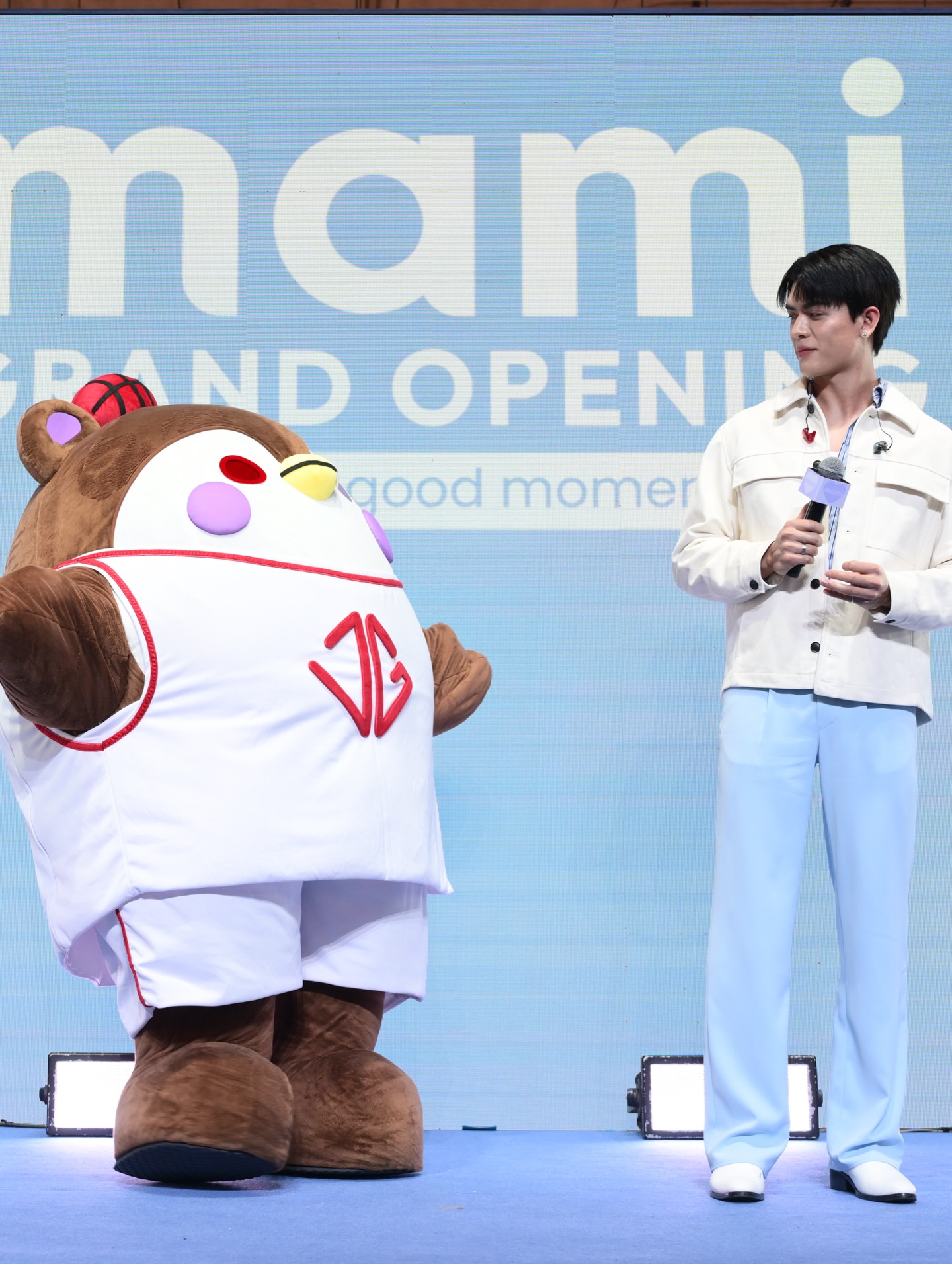 จอส - เวอาห์ แสงเงิน