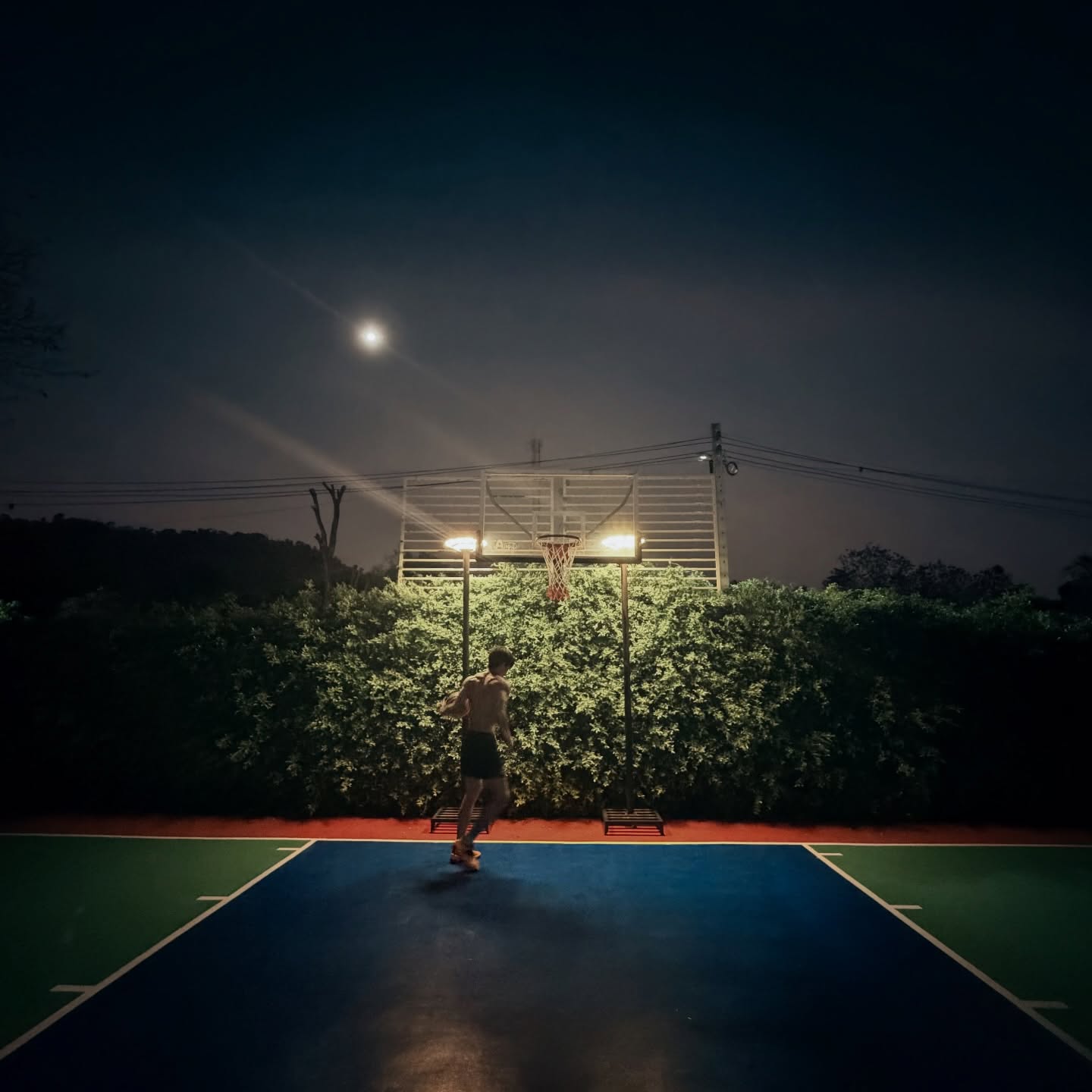 จอส - เวอาห์ แสงเงิน