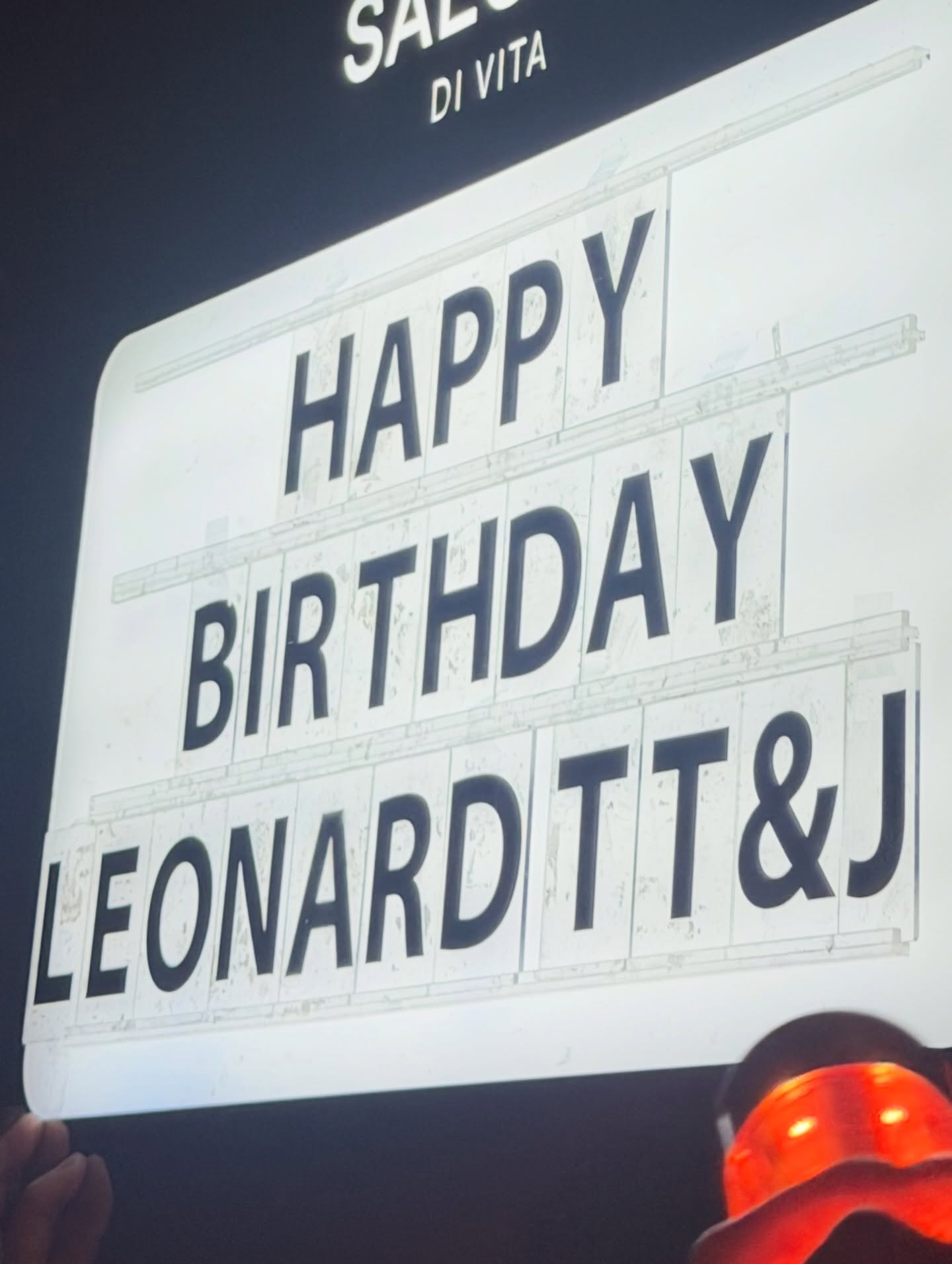 จอส - เวอาห์ แสงเงิน