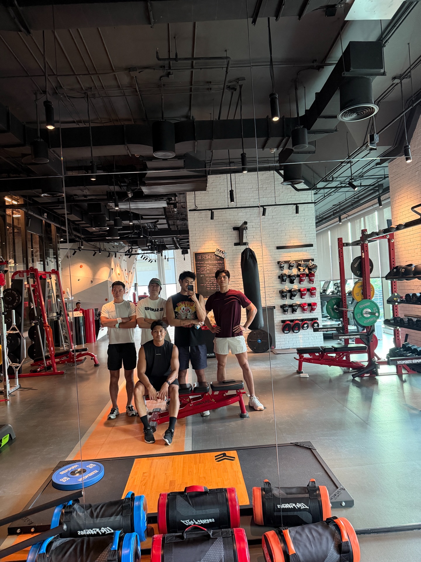 จอส - เวอาห์ แสงเงิน