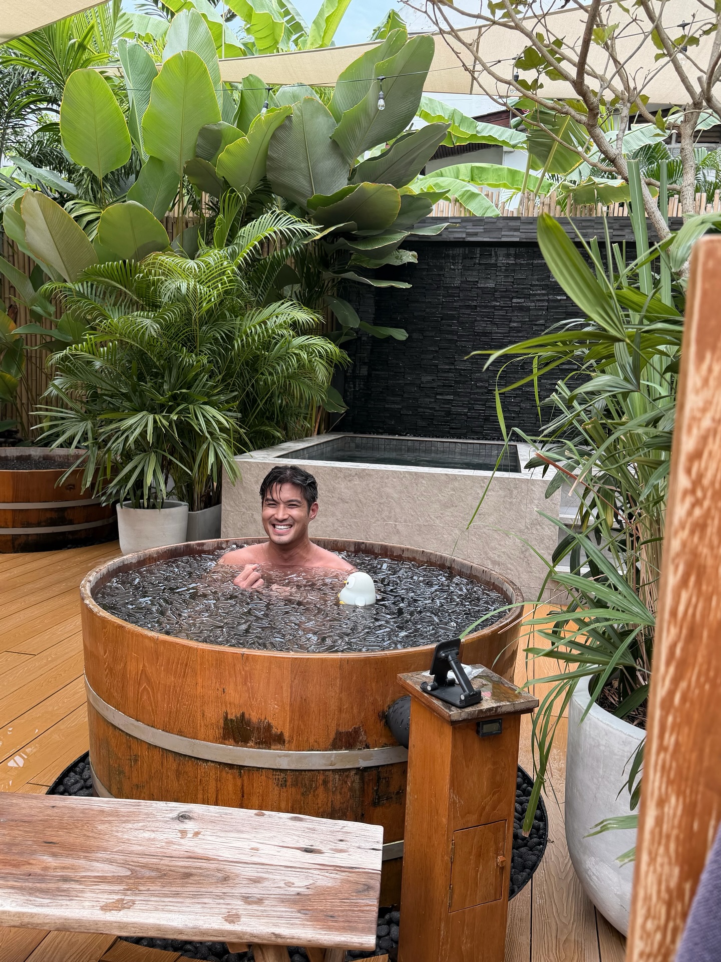 จอส - เวอาห์ แสงเงิน