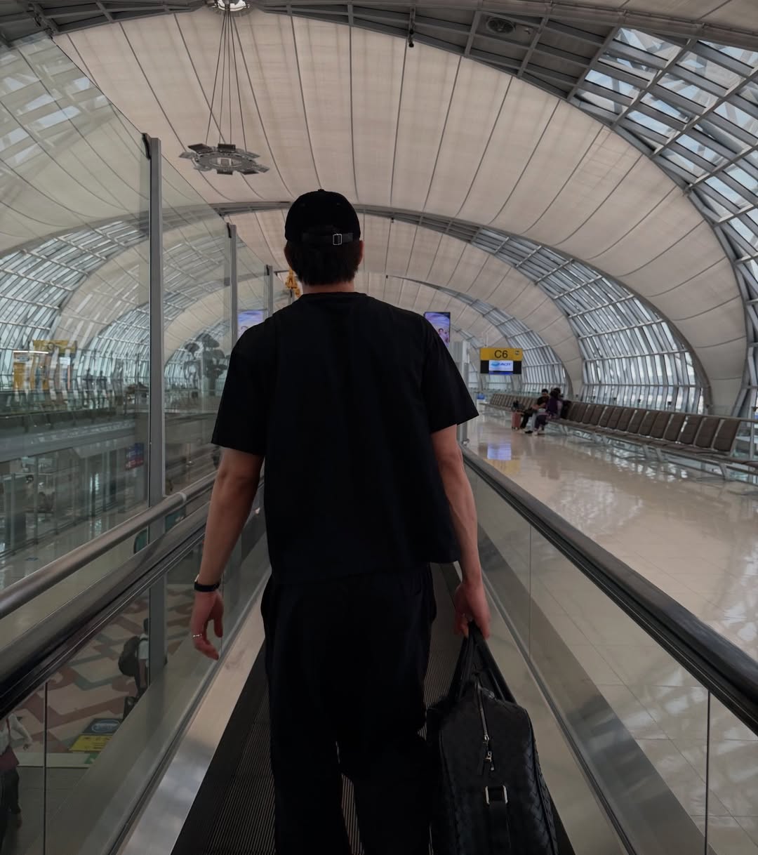 จอส - เวอาห์ แสงเงิน