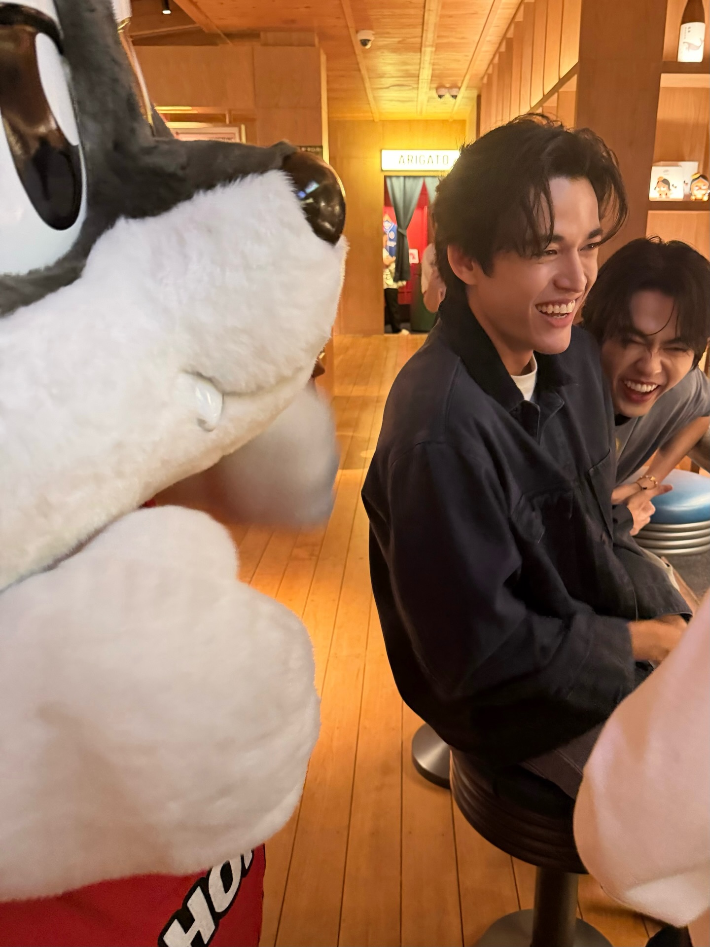 จอส - เวอาห์ แสงเงิน