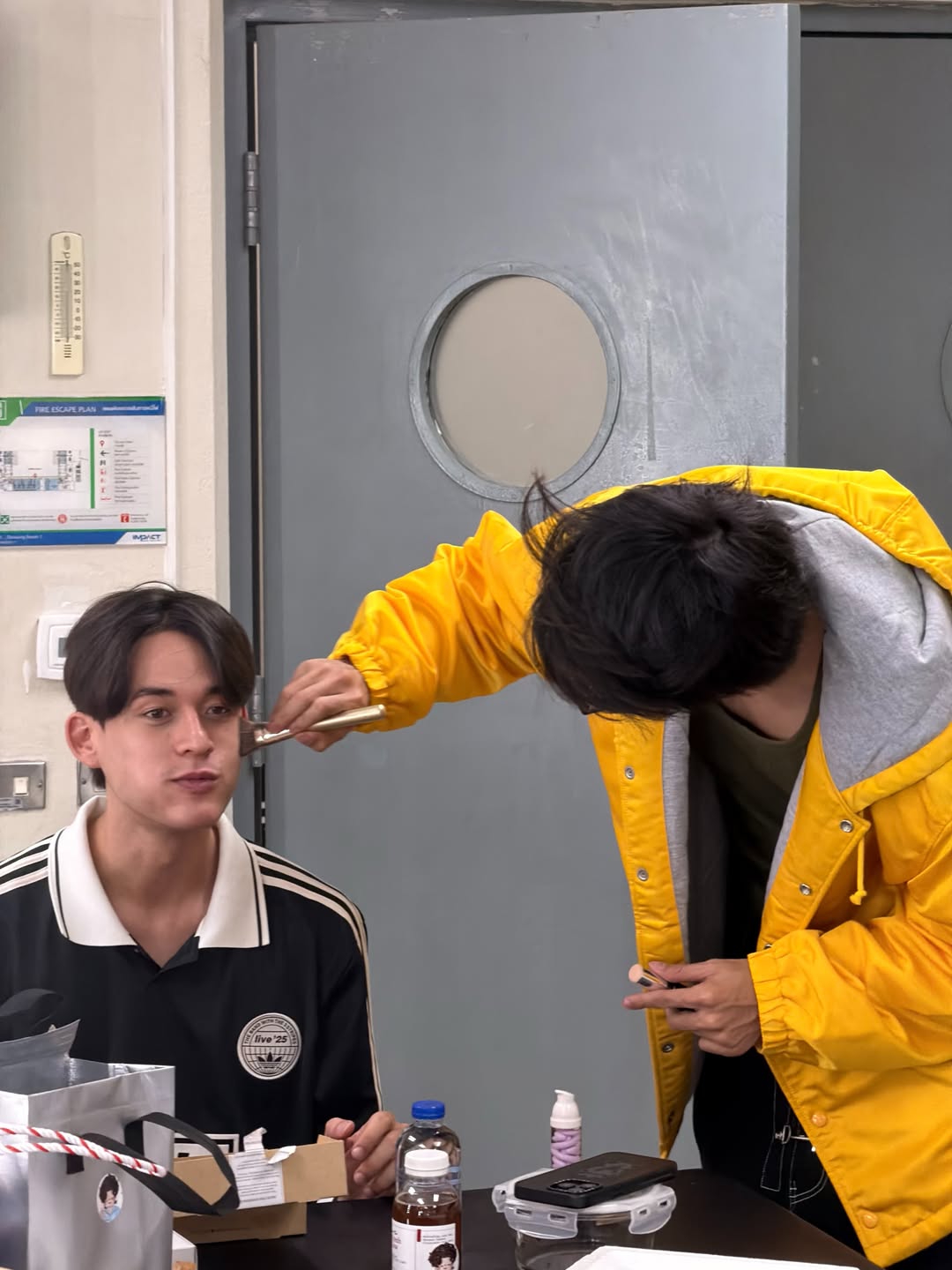 จอส - เวอาห์ แสงเงิน