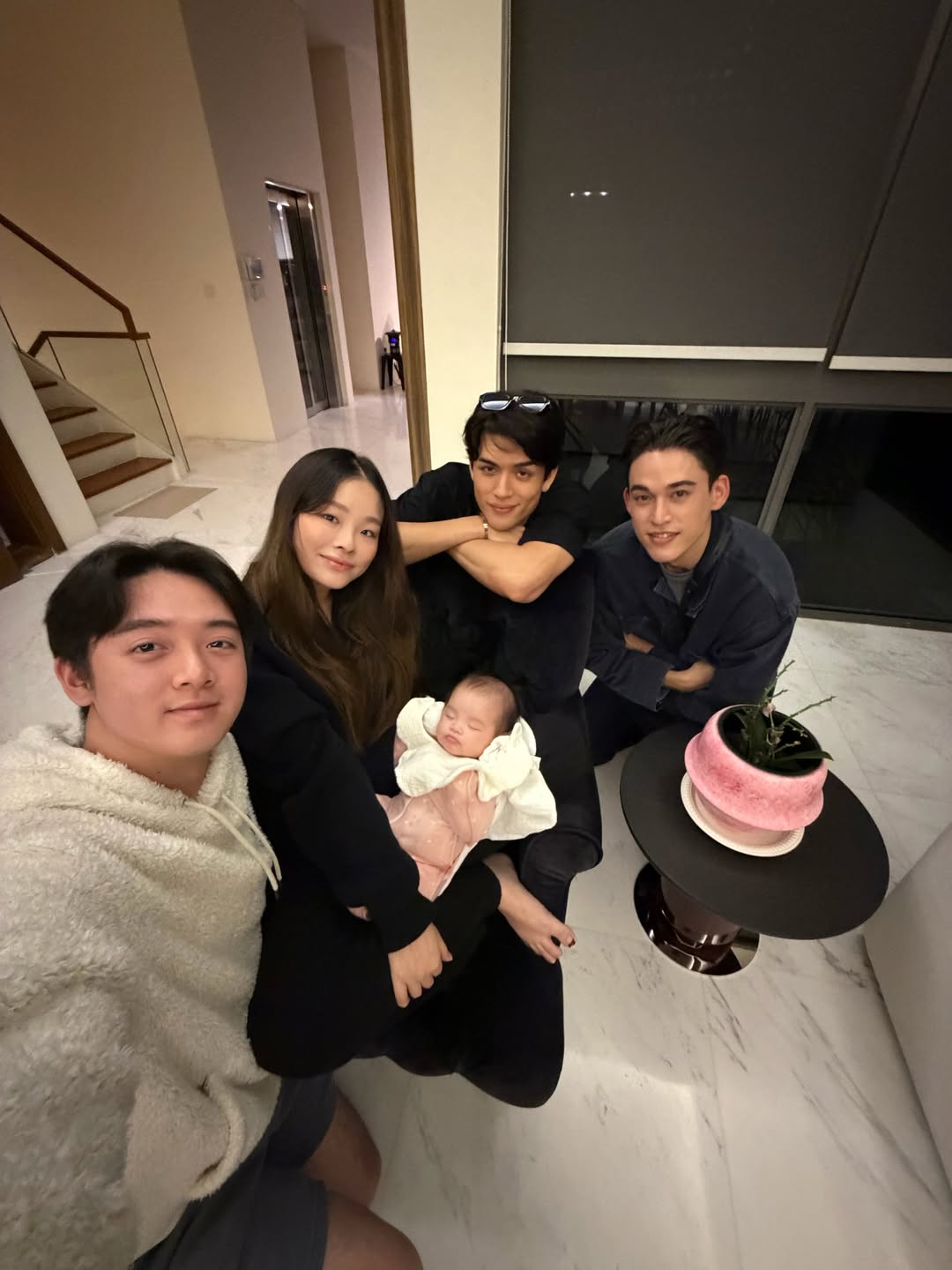 จอส - เวอาห์ แสงเงิน