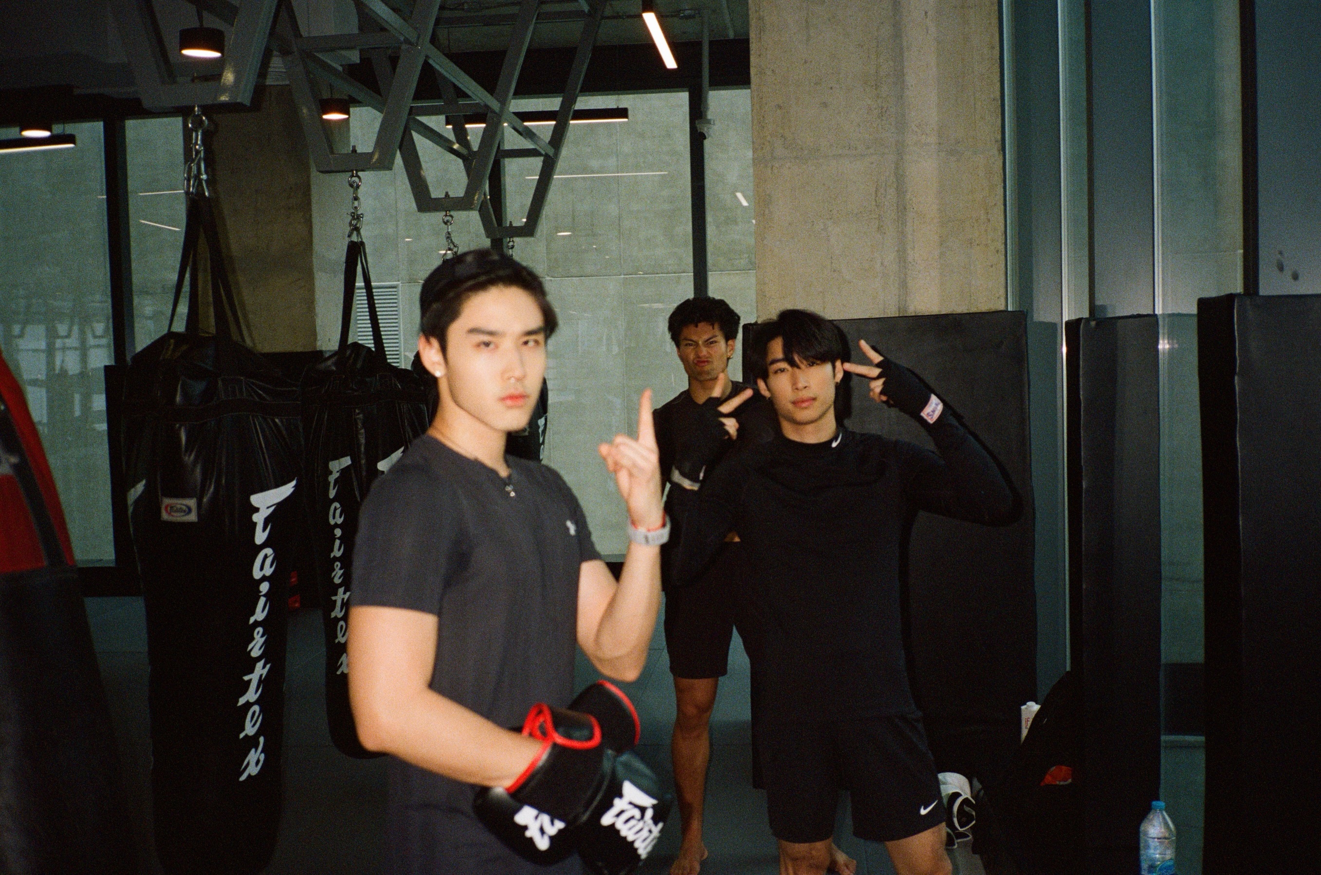 จอส - เวอาห์ แสงเงิน