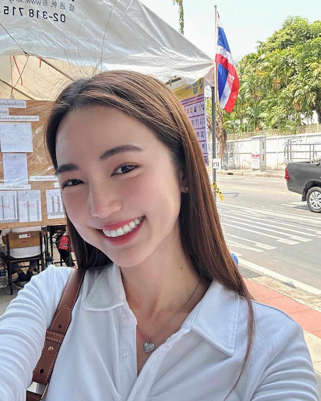 บัว - นลินทิพย์ สกุลอ่องอำไพ