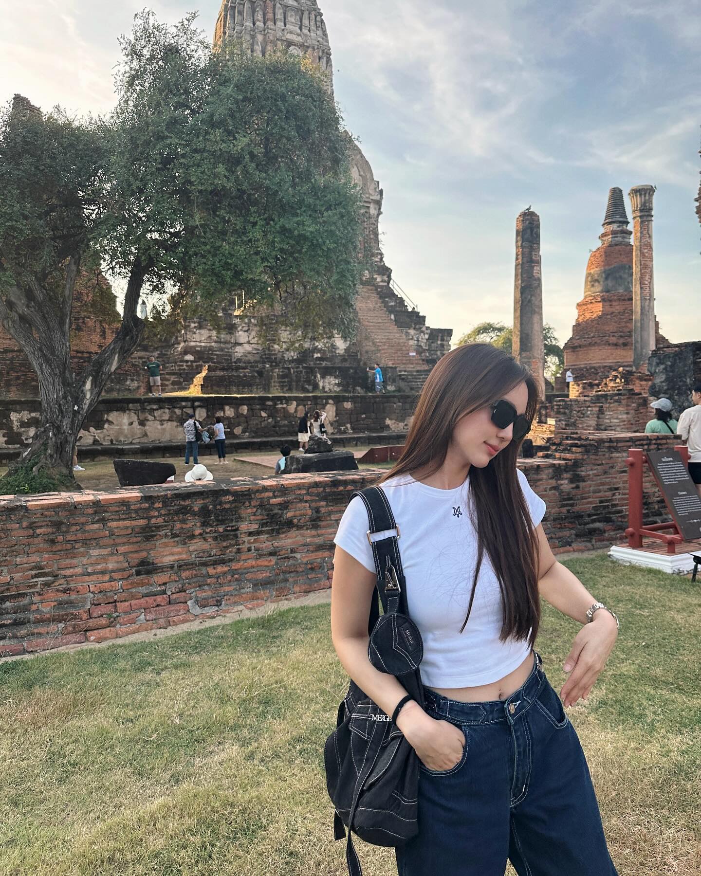 บัว - นลินทิพย์ สกุลอ่องอำไพ