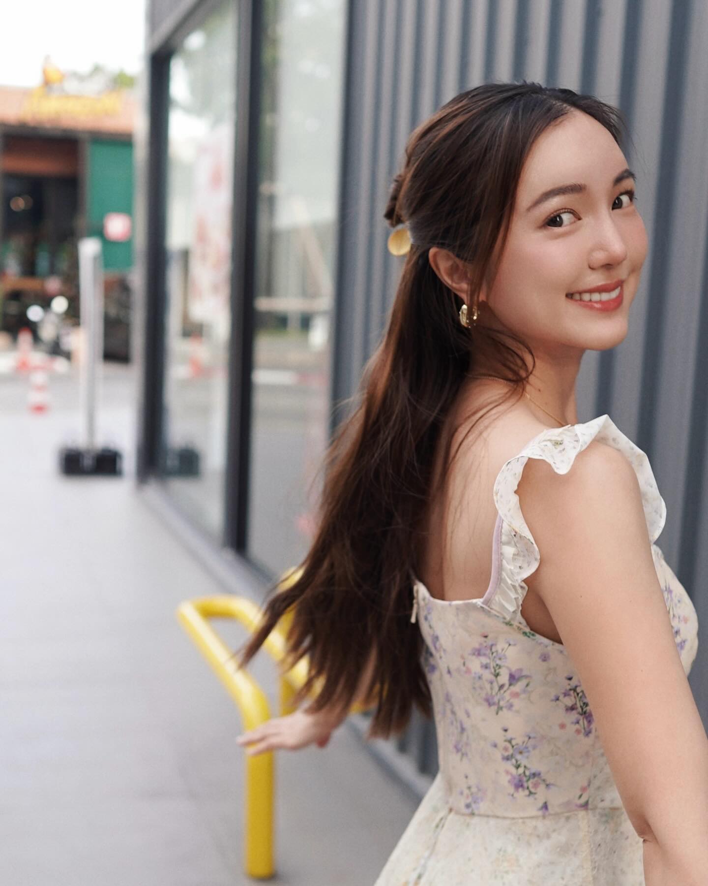 บัว - นลินทิพย์ สกุลอ่องอำไพ