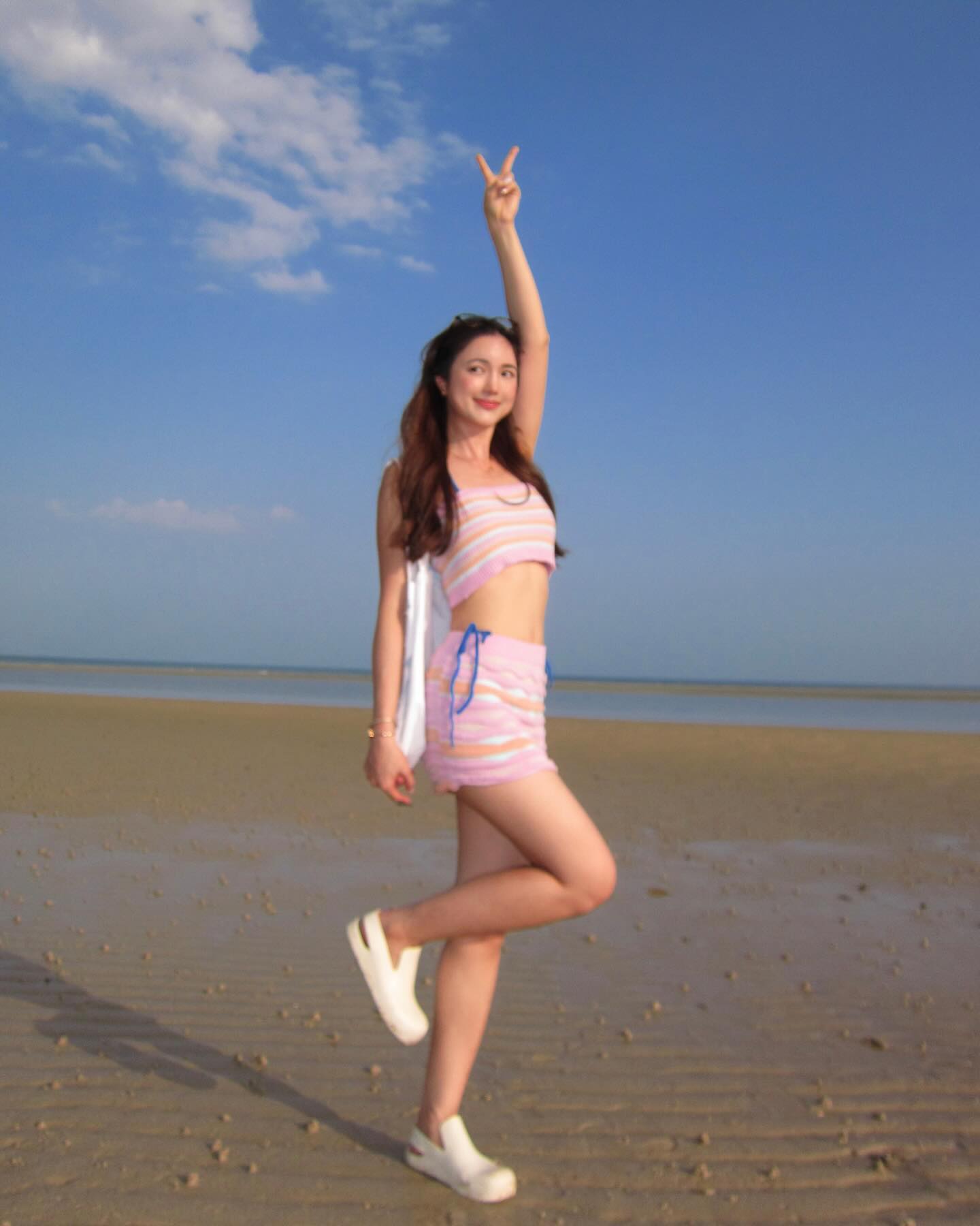 บัว - นลินทิพย์ สกุลอ่องอำไพ