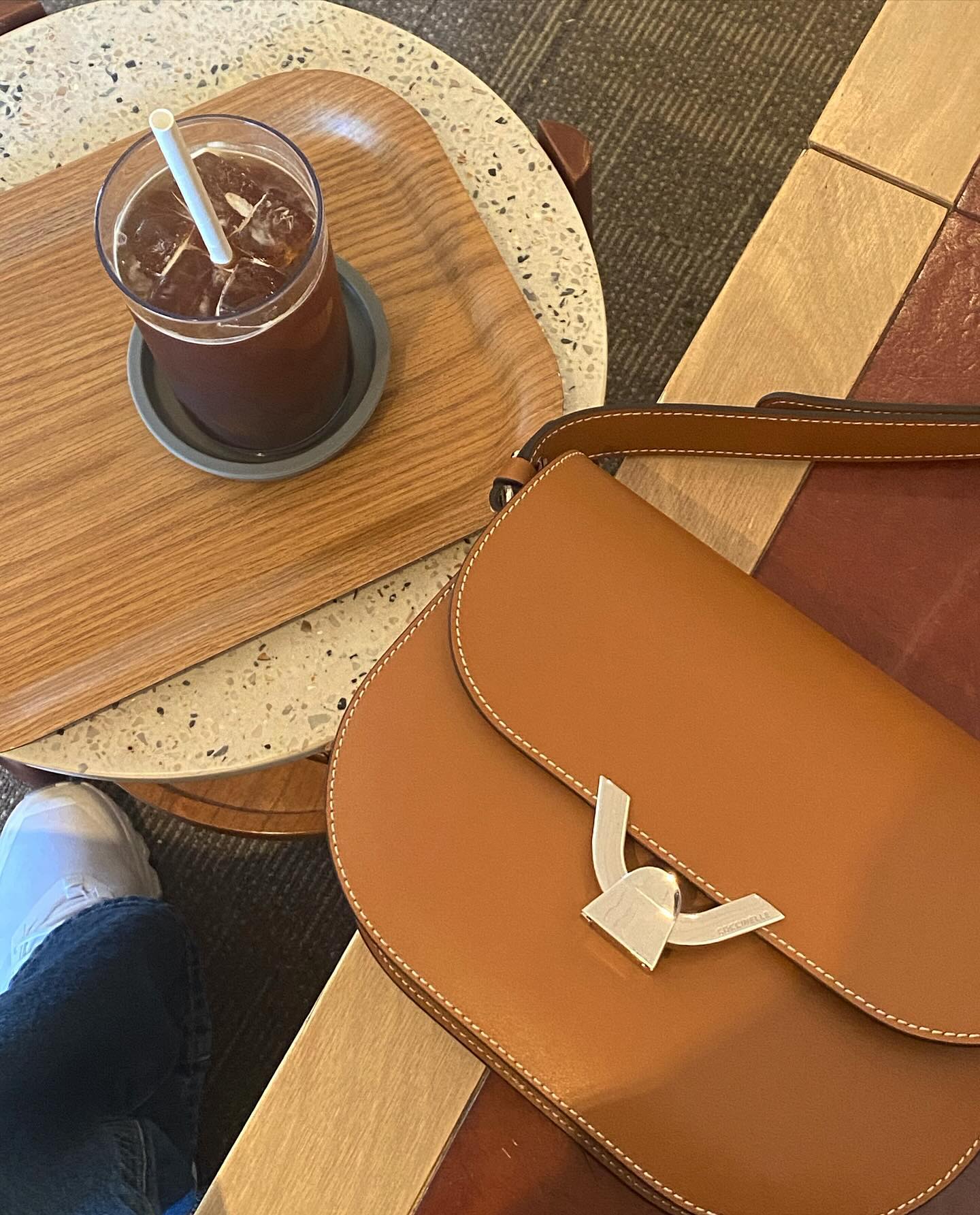 บัว - นลินทิพย์ สกุลอ่องอำไพ