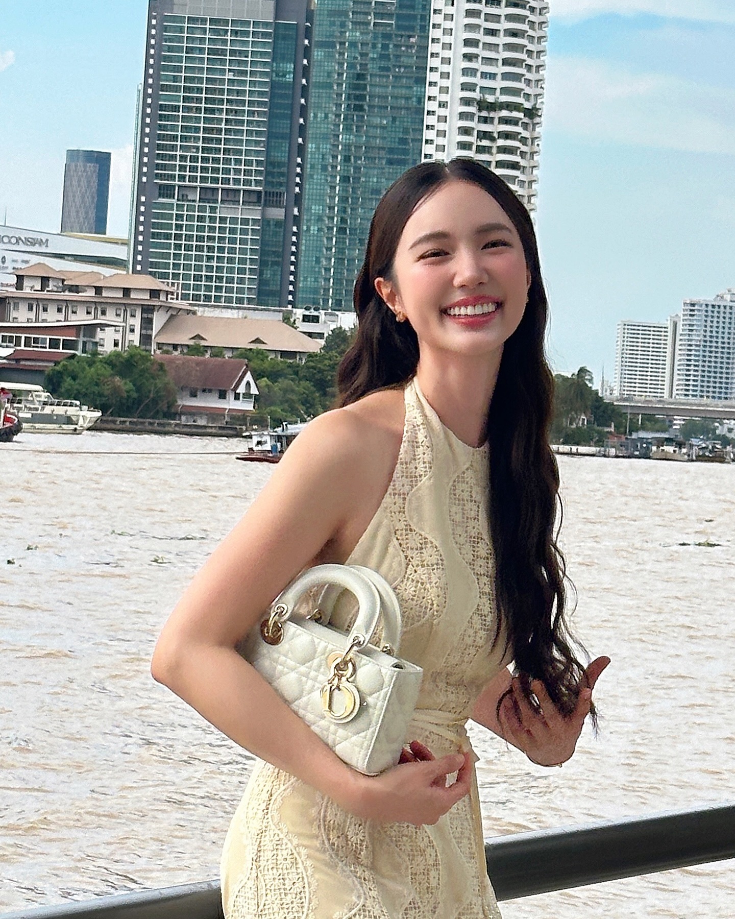 บัว - นลินทิพย์ สกุลอ่องอำไพ