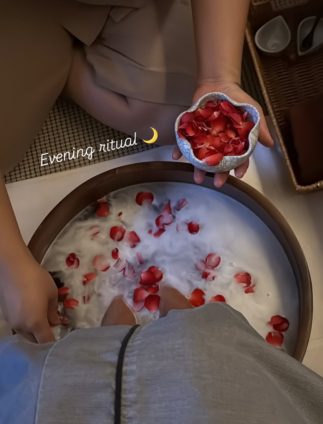 บัว - นลินทิพย์ สกุลอ่องอำไพ