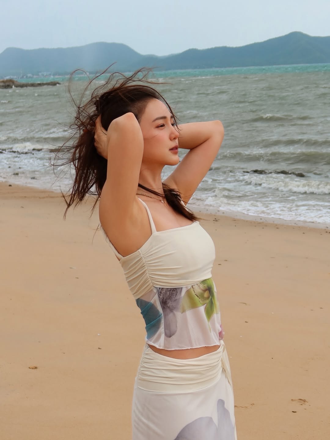 บัว - นลินทิพย์ สกุลอ่องอำไพ