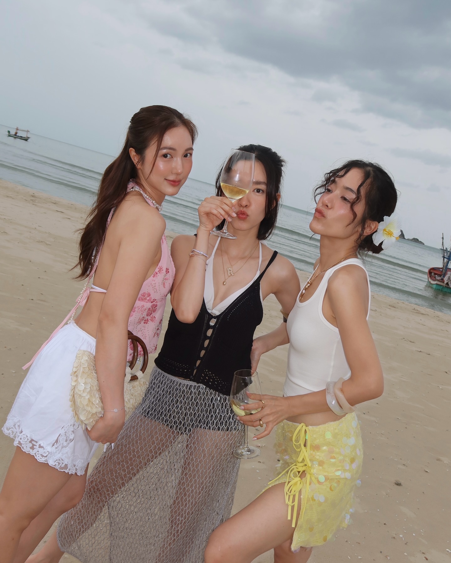 บัว - นลินทิพย์ สกุลอ่องอำไพ