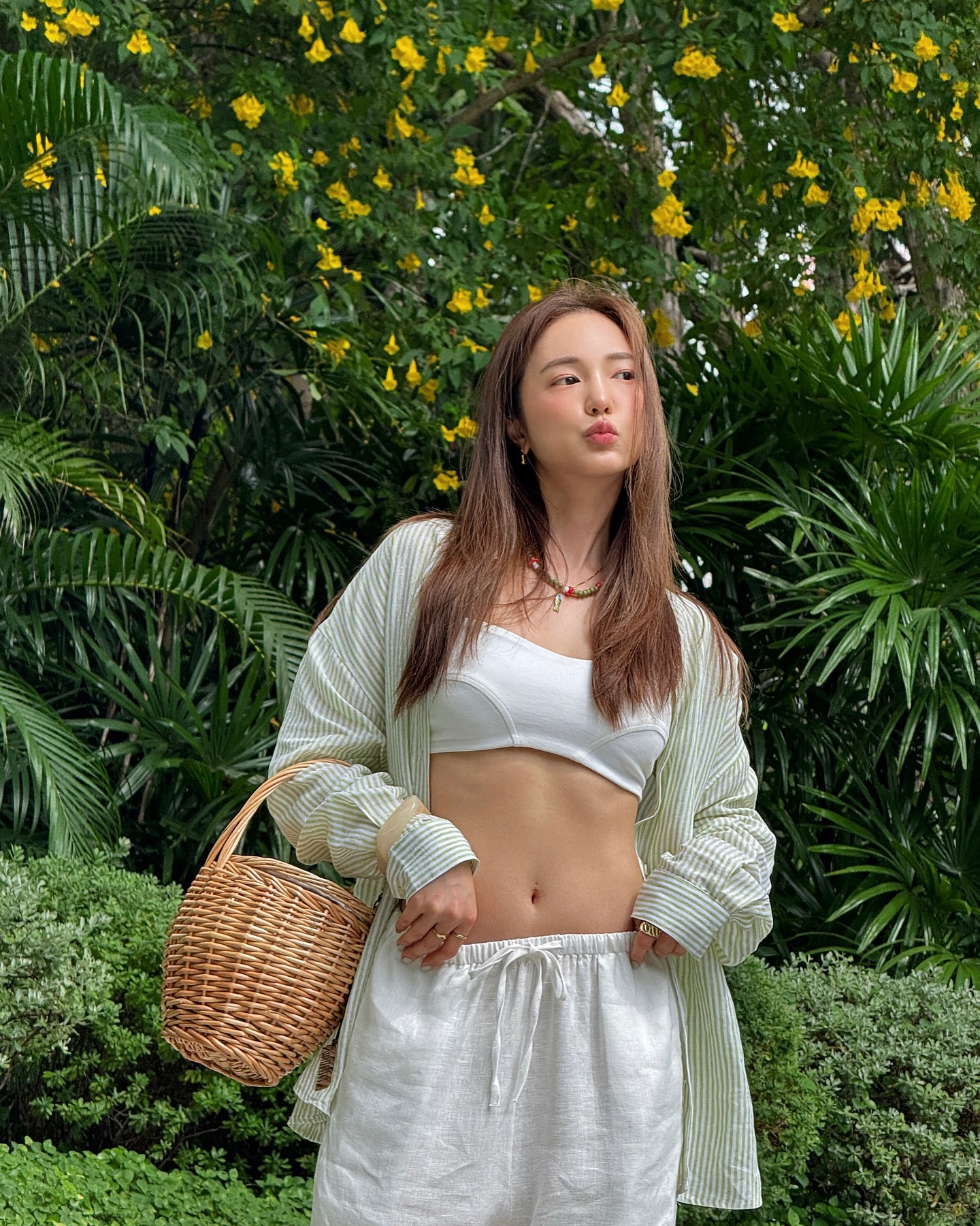 บัว - นลินทิพย์ สกุลอ่องอำไพ