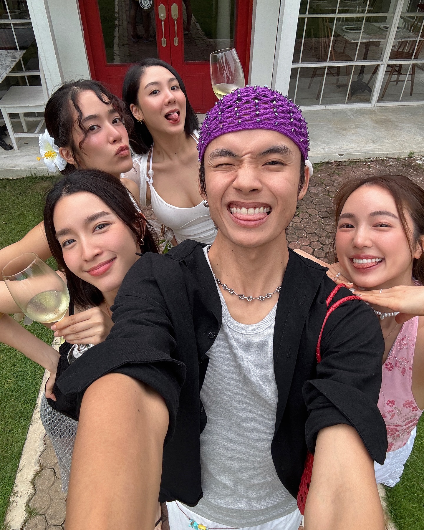 บัว - นลินทิพย์ สกุลอ่องอำไพ