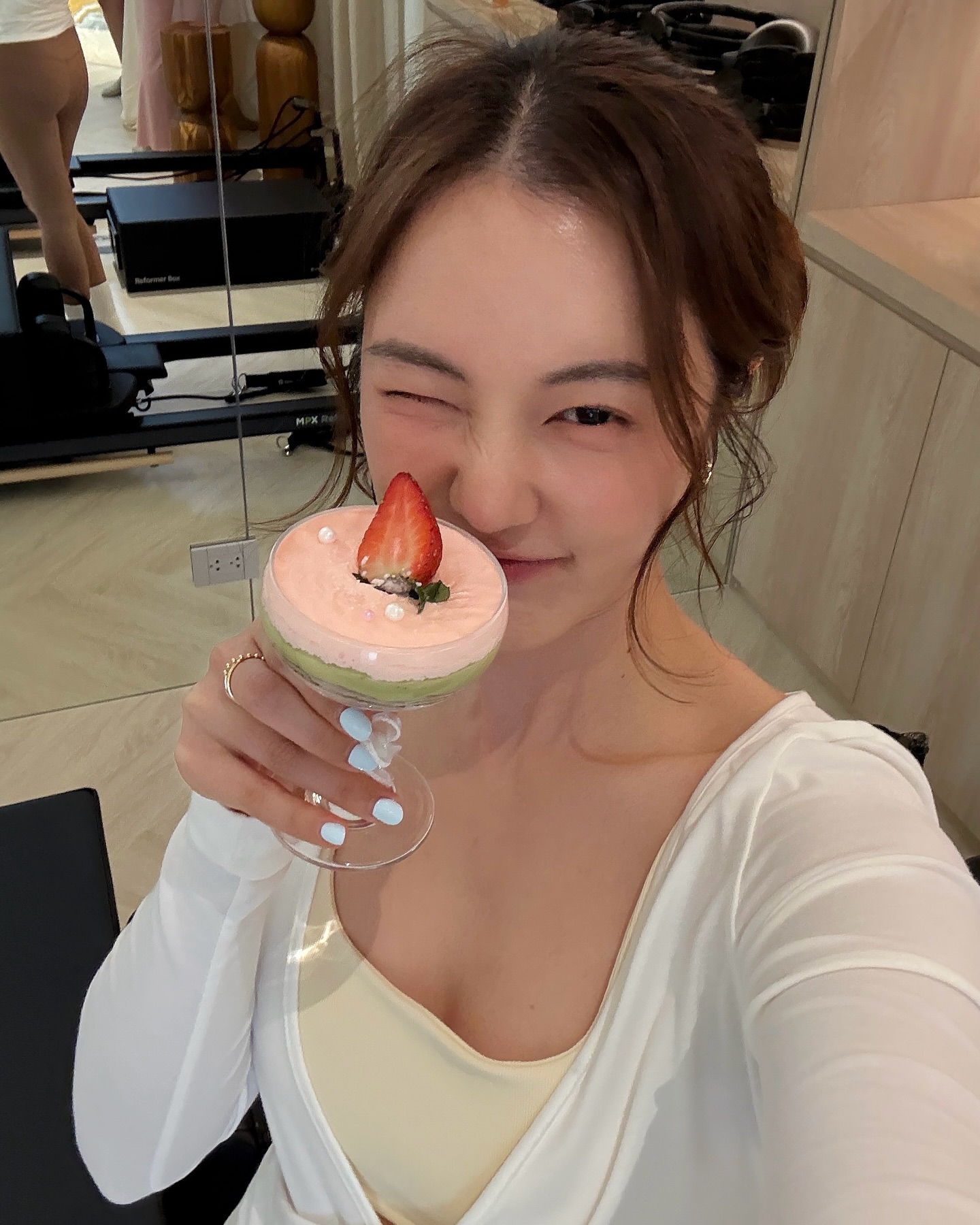 บัว - นลินทิพย์ สกุลอ่องอำไพ